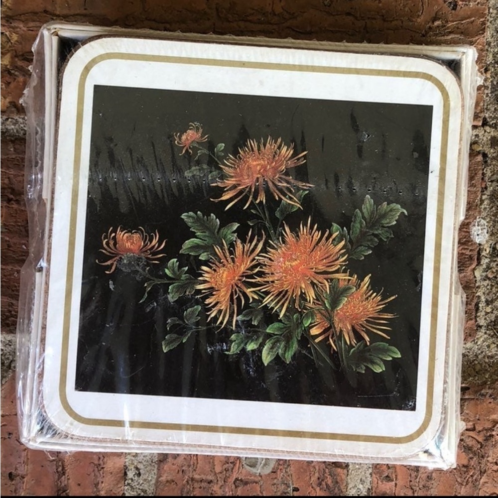 English Life Spider Chrysanthemum Square Hardboard Cork Back Coasters New in Box